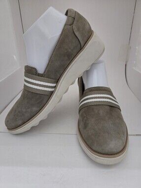 Clarks Collection Shoes Womens 8.5 M Gray Suede Loafers Slip On